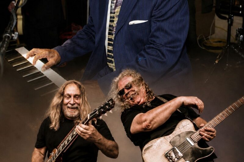 JOHNNIE JOHNSON SAT DOWN AT THE PIANO IN 2003, AND THE KENTUCKY HEADHUNTERS PUT THEIR OWN ALBUM ON HOLD. THREE DAYS OF MUSIC WENT INTO A BOX — AND DIDN’T COME OUT UNTIL TEN YEARS AFTER JOHNNIE WAS GONE.